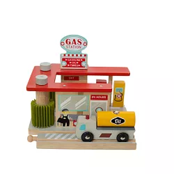 Dřevěná čerpací stanice + myčka aut