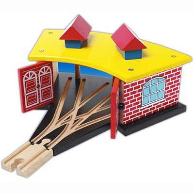 Dřevěné depo na 3 vagóny