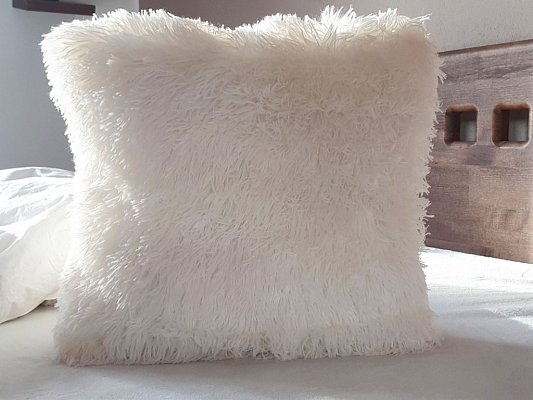 Chlupatý povlak na polštář 40x40cm - Peluto smetanové