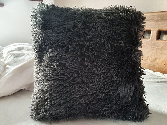 Chlupatý povlak na polštář 40x40cm - Peluto tmavě šedé