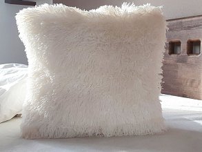 Chlupatý povlak na polštář 40x40cm - Peluto smetanové